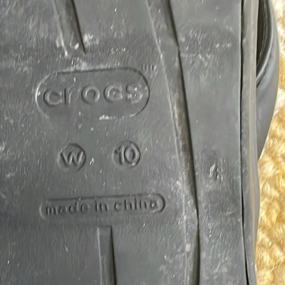 CROCS Women’s Size 10 Black Flip Flop Thong Sandals - Picture 6 of 7